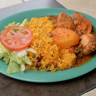 Pollo Guisado
